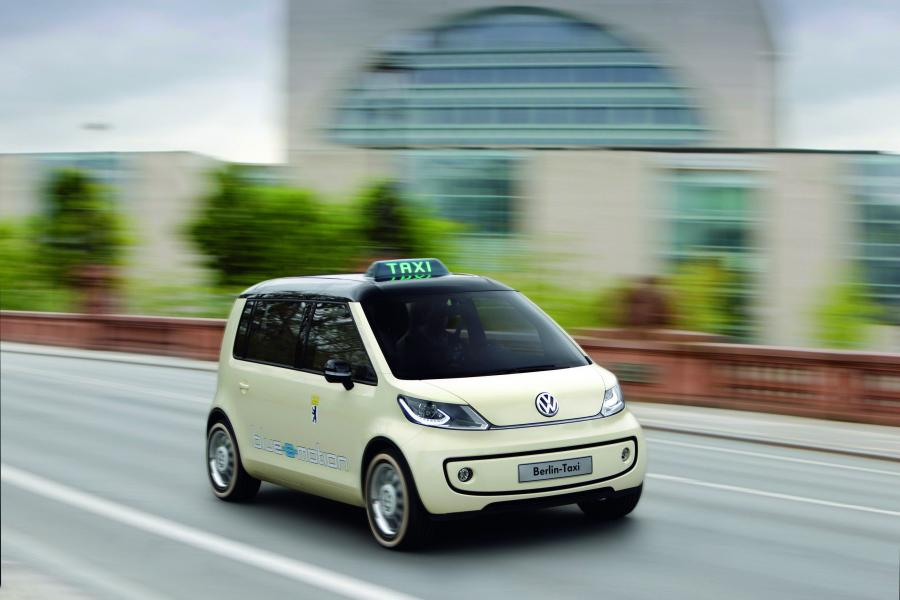  Volkswagen Berlin Taxi 2010 года  (фото 6 из 11)